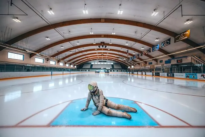 "The Lonely Astronaut": Capturing Self-Portraits In Decaying, Abandoned Environments (40 Pics)