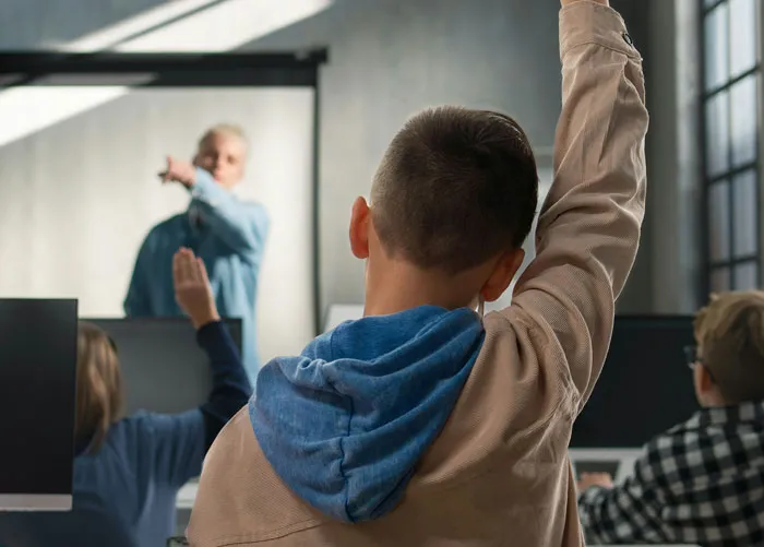 20 Estudiantes que dijeron algo tan gracioso, que hasta los profesores se rieron