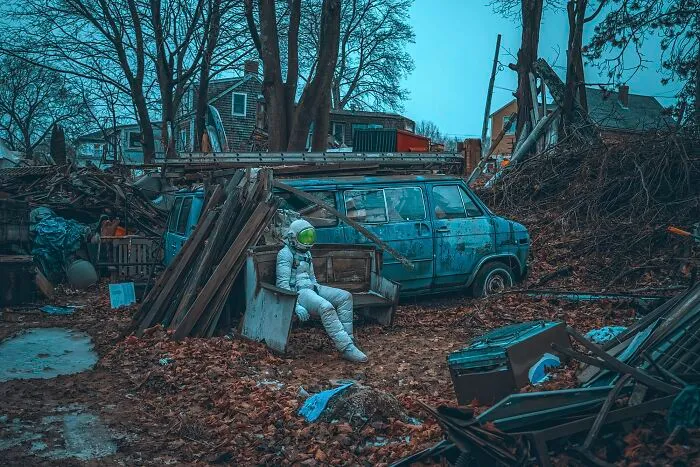 "The Lonely Astronaut": Capturing Self-Portraits In Decaying, Abandoned Environments (40 Pics)