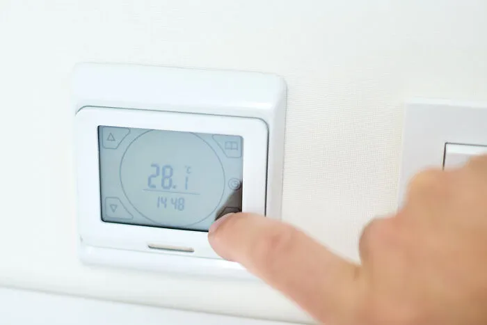 30 People Share Their Non-Negotiable Household Rules, And Some Are Downright Bizarre