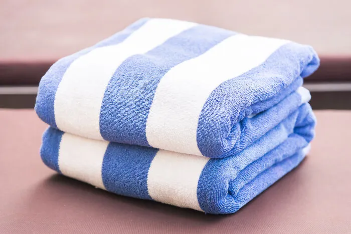 Netizens Share Their 41 “Must-Haves” For Travelling, From The Obvious To Super Specific Items