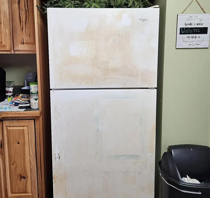 This <a Style="Display:inline;" Href="Https://Www.amazon.com/Livelynine-Decorative-Countertops-Dishwasher-Refrigerator/Dp/B07qqb3w2g?ie=utf8&th=1&linkcode=ll1&tag=bpfig-20&linkid=27976187532a6aa1d9d0def413fff133&language=en_us&ref_=as_li_ss_tl" Target="_blank"> <span Style="Font: Inherit; Color: #d74b1f;"> Brushed Nickel Peel And Stick Contact Paper For Appliances </Span> Gives Your Fridge A Glow-Up Without The Price Tag Of A Full Kitchen Remodel