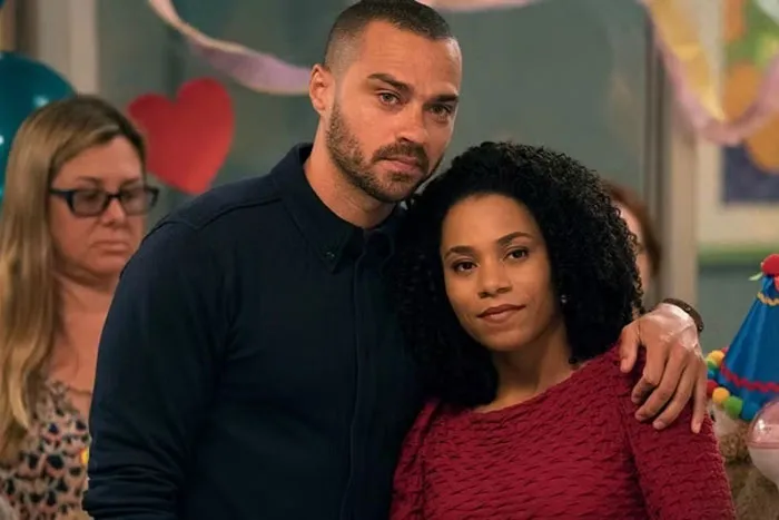 50 TV Couples Who Had No Chemistry, No Passion, And No Business Being Together