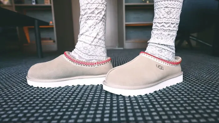 30 Recent And Popular Fashion Trends That People Just Can't Tolerate Seeing