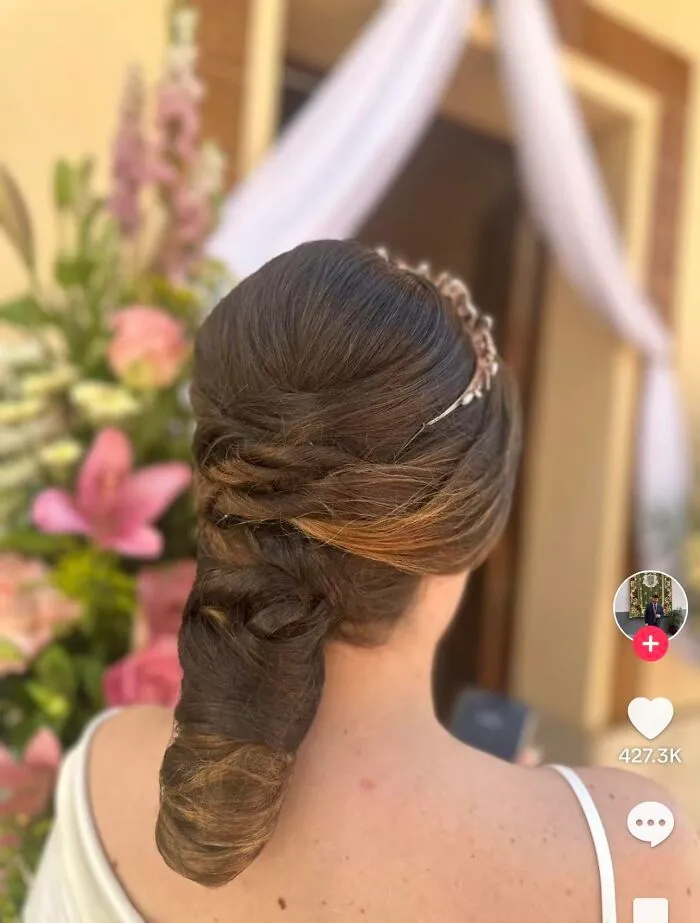TikTok a veces da bendiciones, como esta pobre señora con su pelo de novia