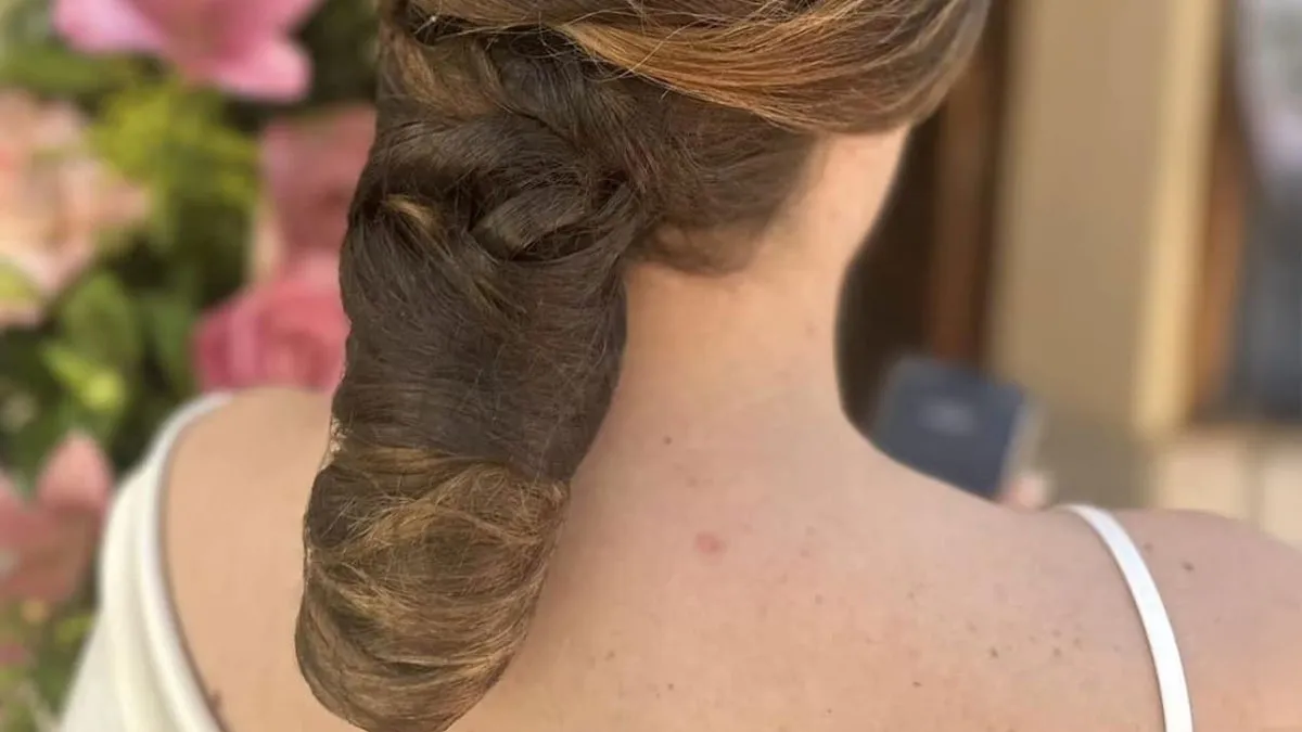 “That’s It, I’m Hair Shaming”: 30 Tragic Hairdos That Deserve To Be Roasted (New Pics)