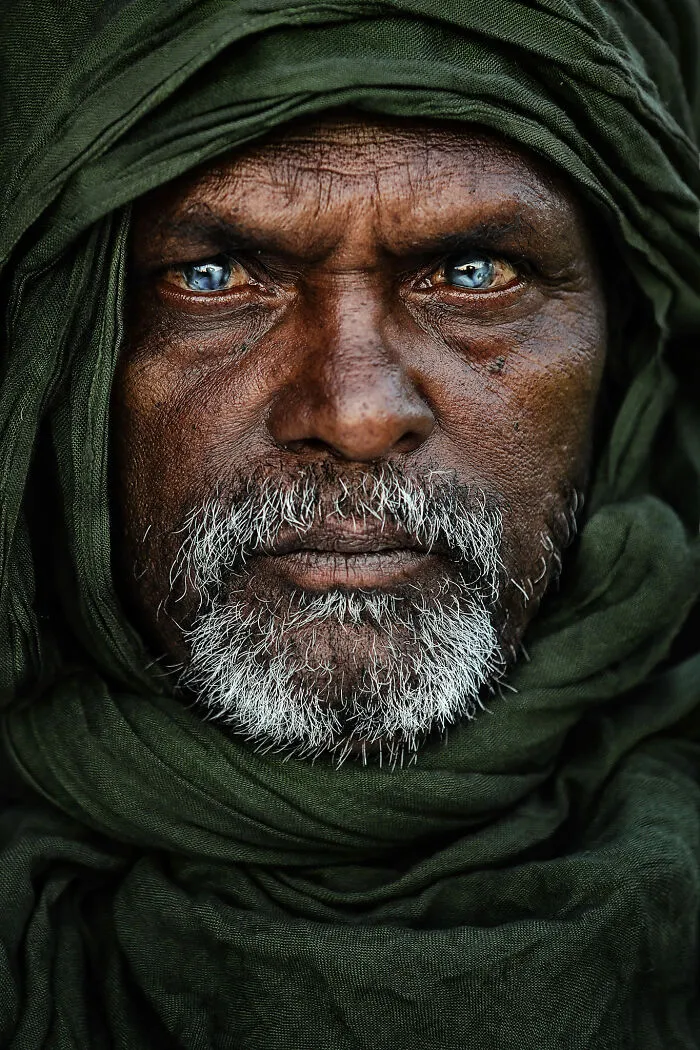 Photographer Captures The Raw, Unscripted Beauty Of The Human Face (38 Pics)