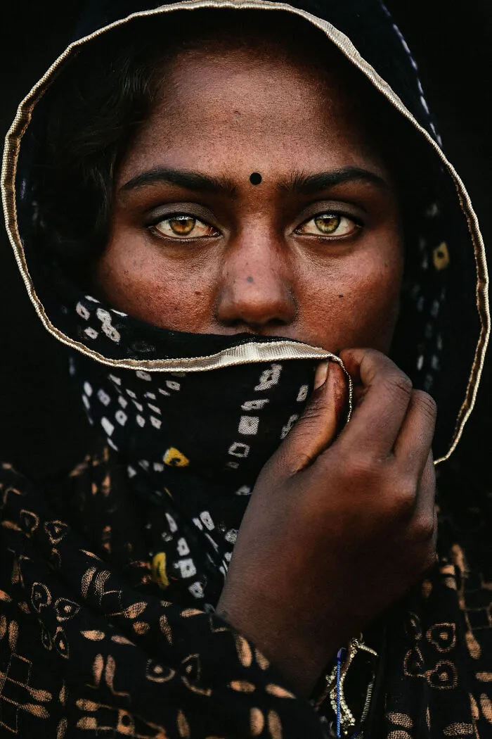 Photographer Captures The Raw, Unscripted Beauty Of The Human Face (38 Pics)