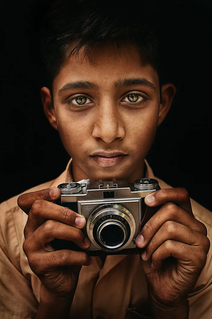 Photographer Captures The Raw, Unscripted Beauty Of The Human Face (38 Pics)