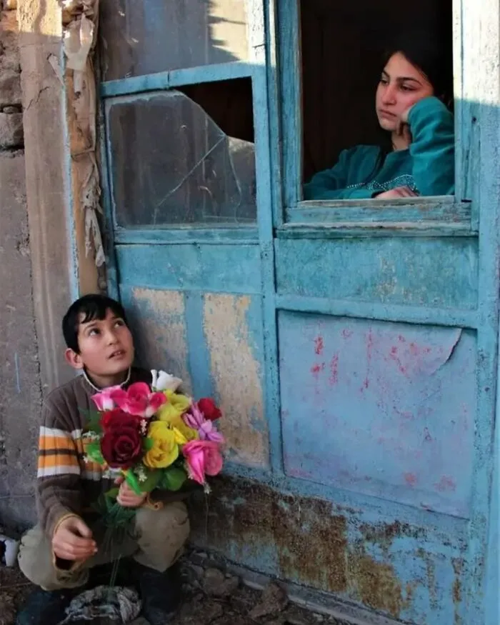 Photographer’s 32 Captivating Photos Show The Emotional Depth Of Childhood