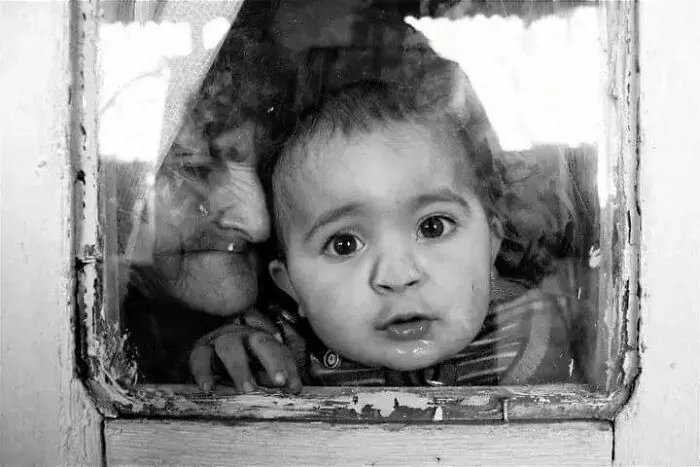 Photographer’s 32 Captivating Photos Show The Emotional Depth Of Childhood