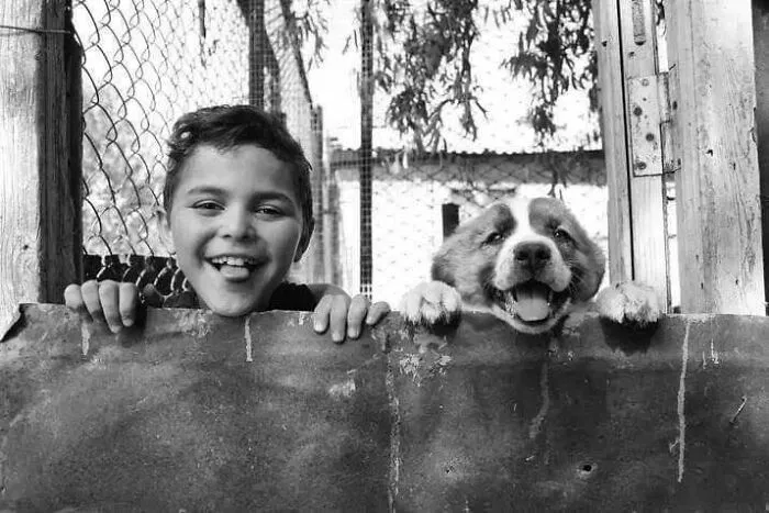 Photographer’s 32 Captivating Photos Show The Emotional Depth Of Childhood