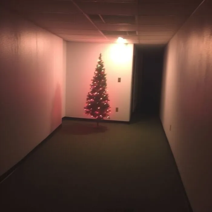 30 Liminal Spaces That You May Either Want To Get Out Of ASAP Or Stay In Forever
