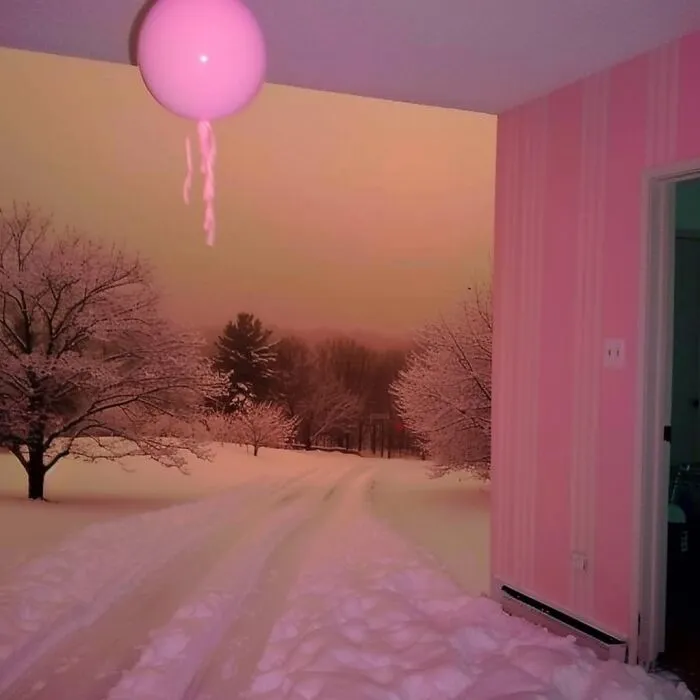 30 Liminal Spaces That You May Either Want To Get Out Of ASAP Or Stay In Forever