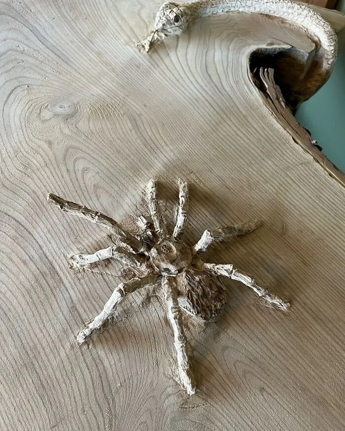 This Chainsaw Sculptor Transforms Logs Into Stunning Works Of Art (20 Pics)