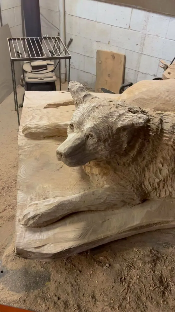 This Chainsaw Sculptor Transforms Logs Into Stunning Works Of Art (20 Pics)