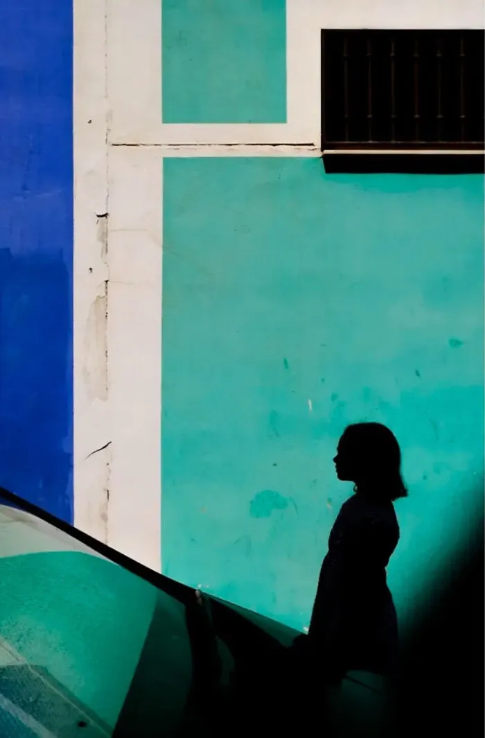 Photographer Transforms Everyday Moments Into Abstract Street Art (40 Pics)