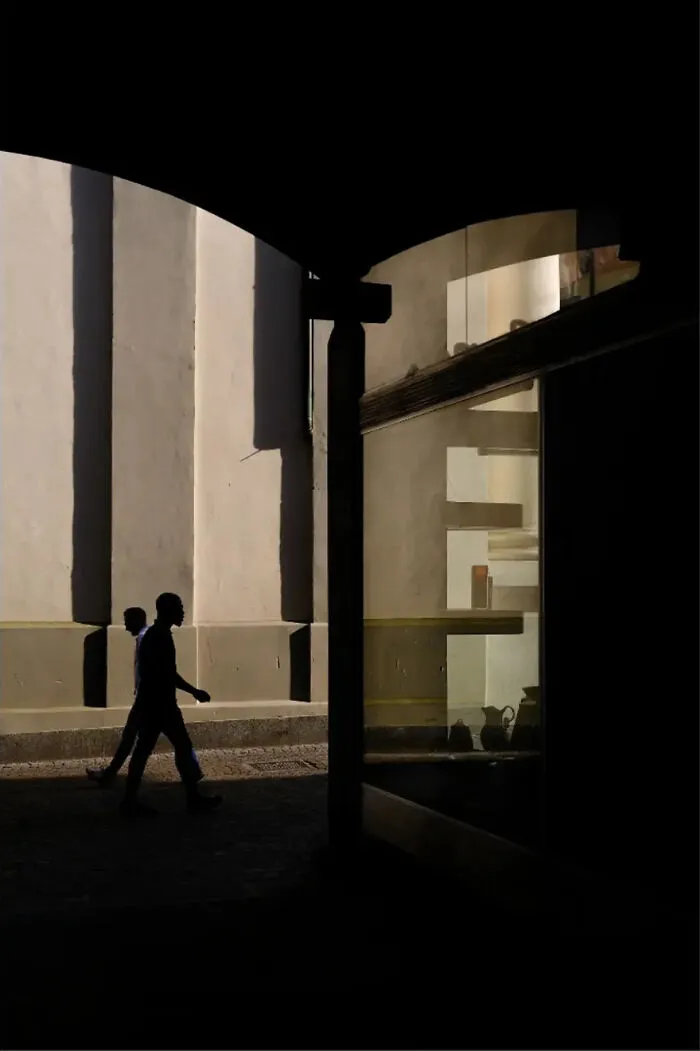 Photographer Transforms Everyday Moments Into Abstract Street Art (40 Pics)