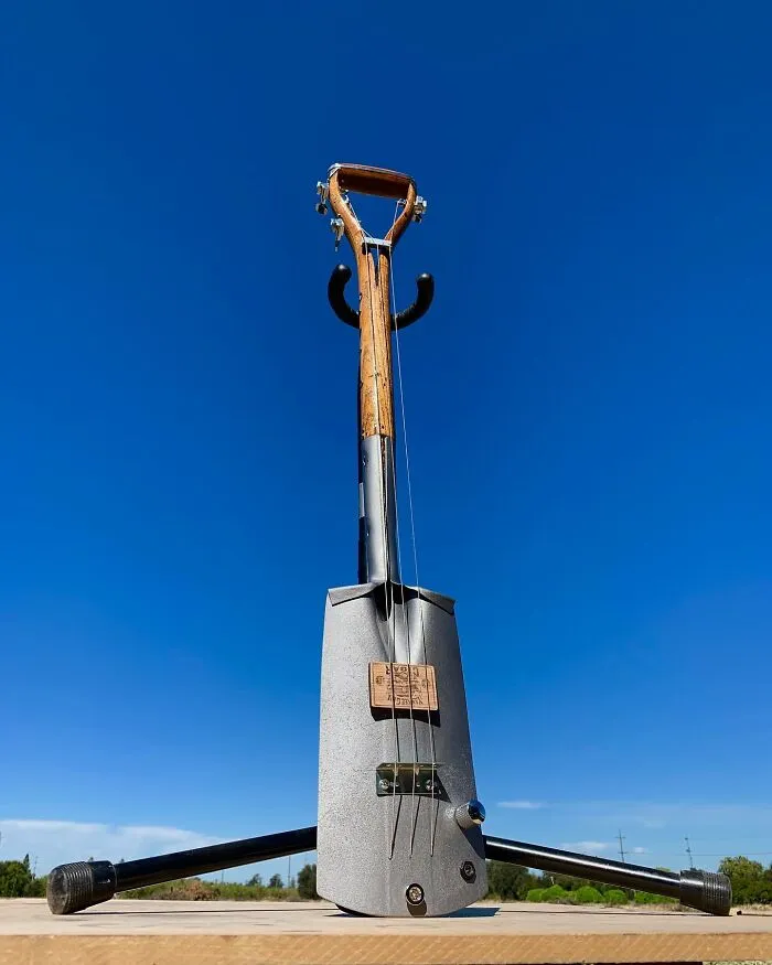 Burls Art Crafted 28 Extraordinary Guitars Using Unconventional Materials