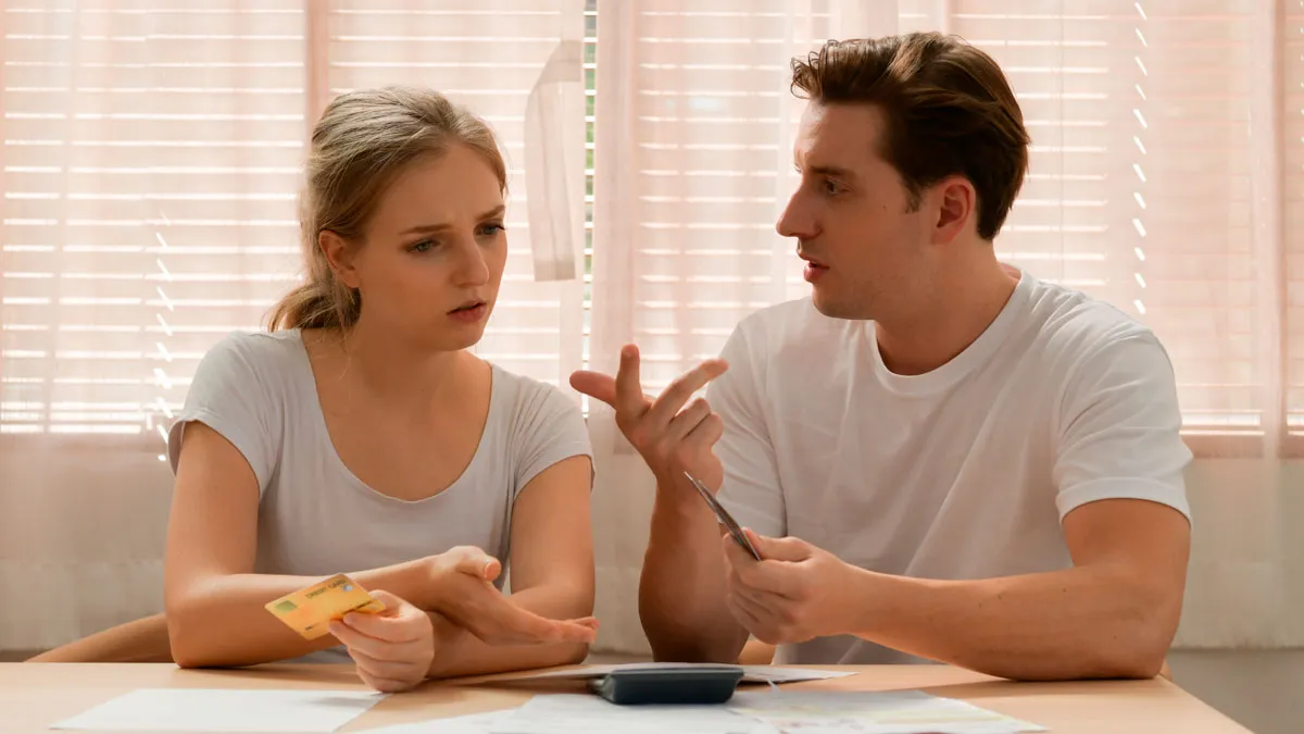 Man Knows GF Is Broke, Makes Her Believe The Trip He’s Taking Her On Is On Him And His Family