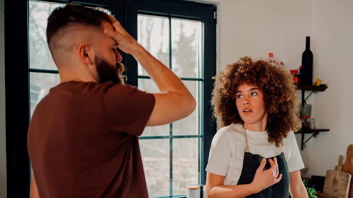 Man Can’t Find The Words To Tell His GF Her “Brain Rot” Language Is Making Her Unattractive