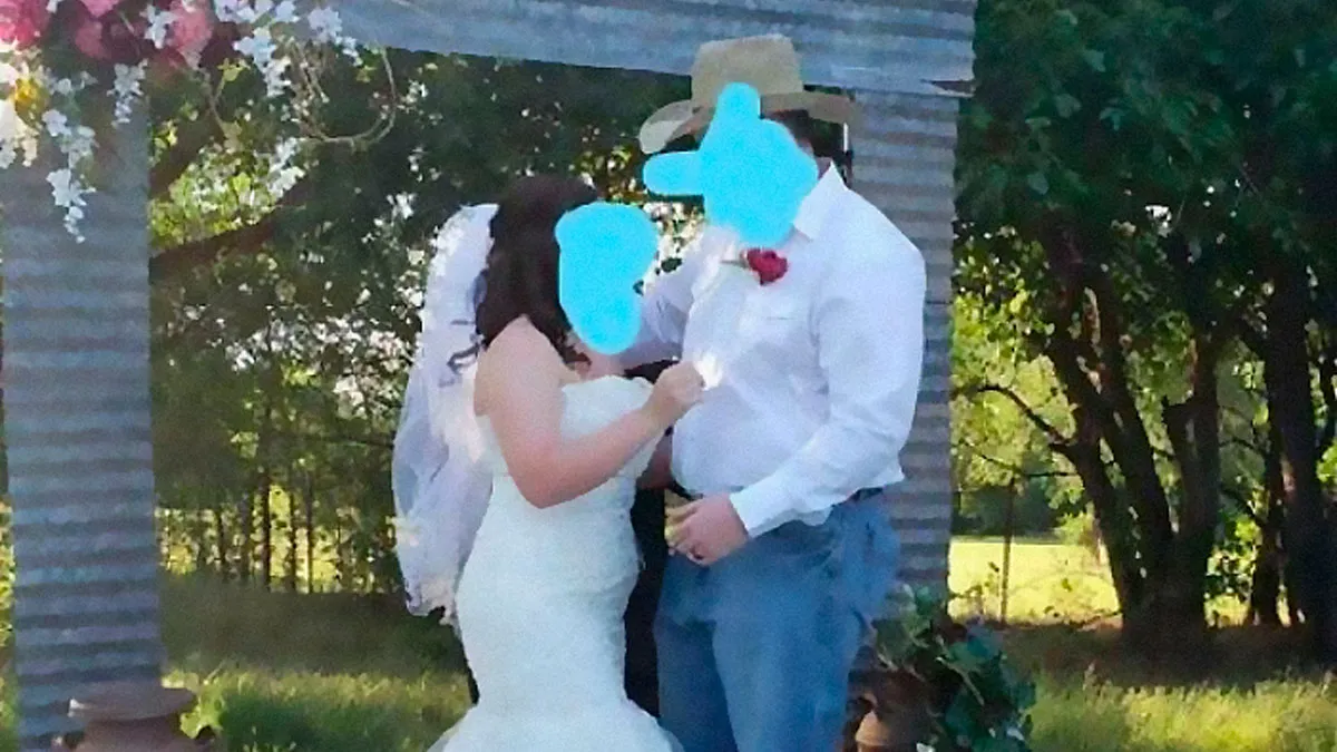 40 WTH Budget Wedding Fails That Might Leave Your Jaw On The Floor (New Pics)