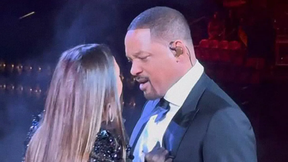 "Creepy Old Man Vibes": Will Smith Slammed For X-Rated Onstage Act With Female Singer