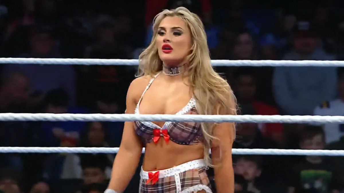 WWE Star Suffers Wardrobe Malfunction During Live Broadcast Forcing Screen Blackout
