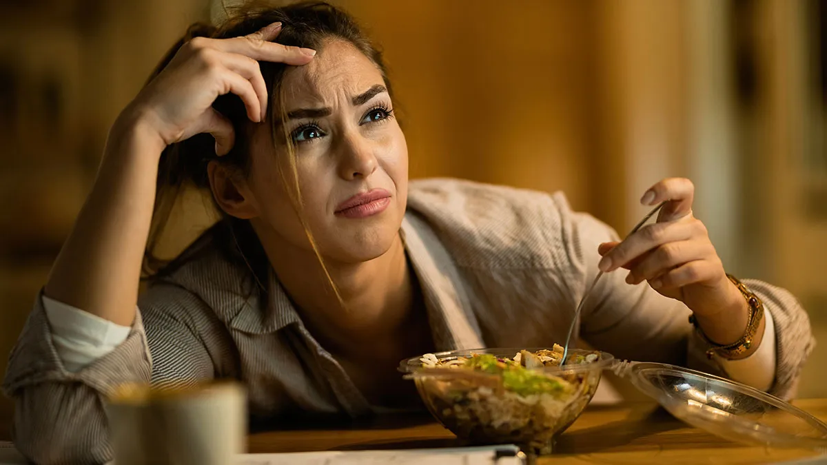 Pregnant Worker’s Lunch Keeps Getting Stolen, Manager Ends Up Hospitalized In Revenge