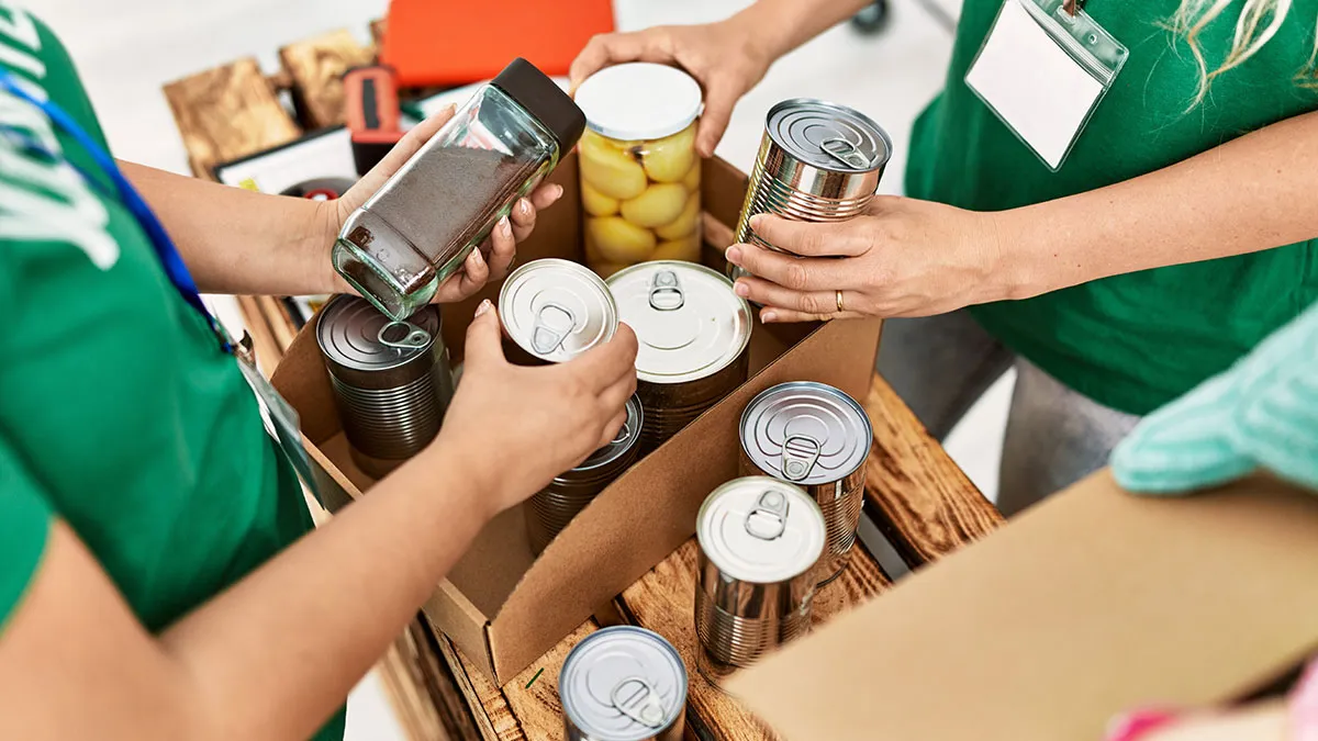 Person Calls Out Well-Off Friends For Shamelessly Using A Food Bank, They Shut Them Down Fast