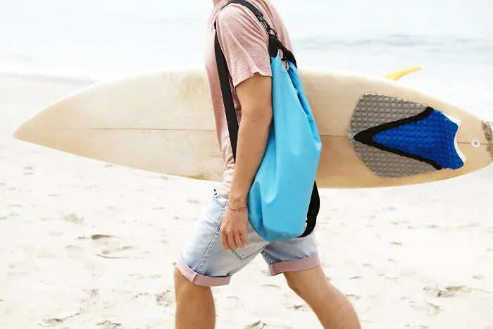 Netizens Share Their 41 “Must-Haves” For Travelling, From The Obvious To Super Specific Items