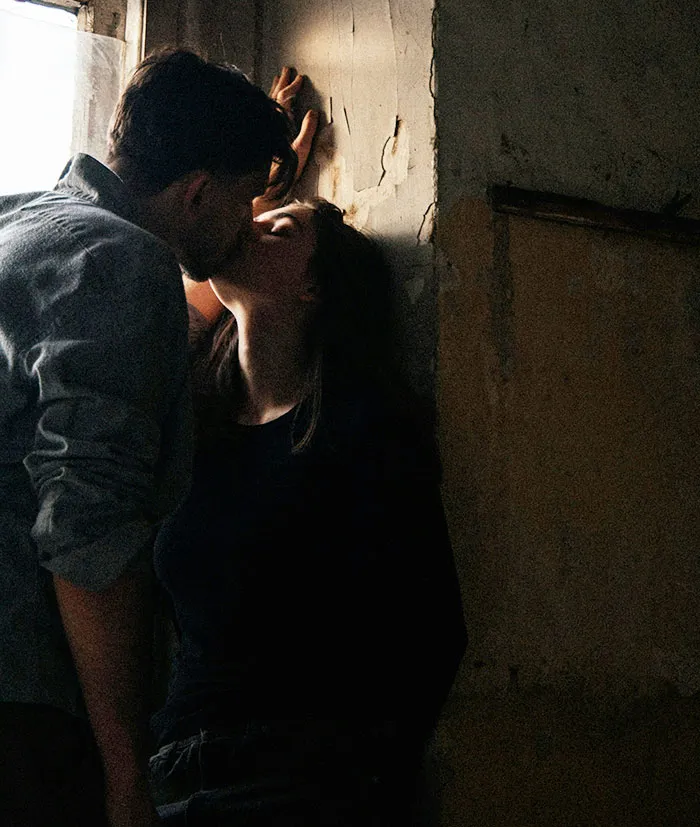 “What's Something That's Hot In Books But Repulsive In Real Life?” (40 Answers)
