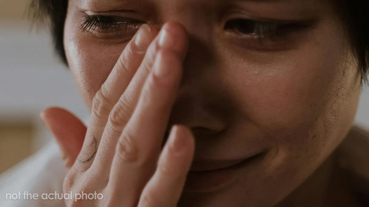 Husband Throws Away Wife's Pillow To Make More Space For Himself, She Bursts Into Tears And Leaves