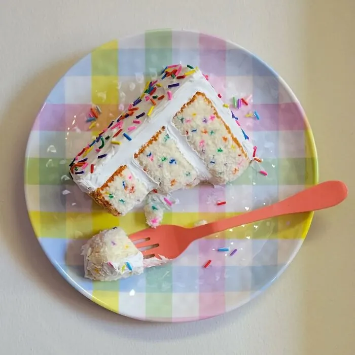 These Embroidered Desserts By Heather Ríos Might Make You Feel Hungry (30 Pics)