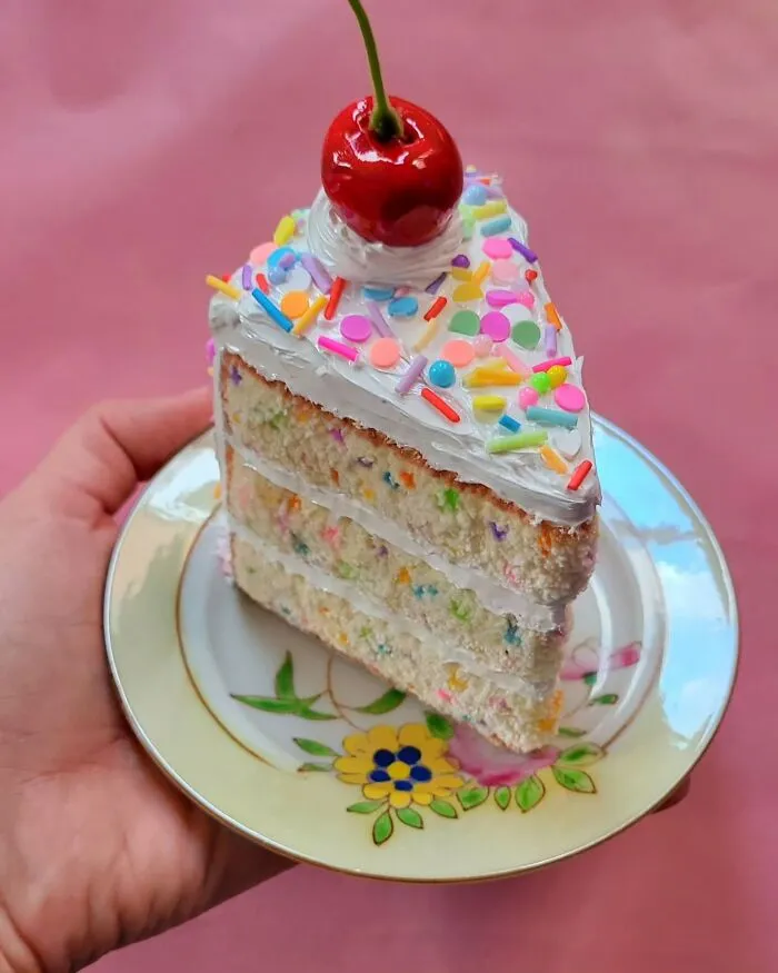 These Embroidered Desserts By Heather Ríos Might Make You Feel Hungry (30 Pics)