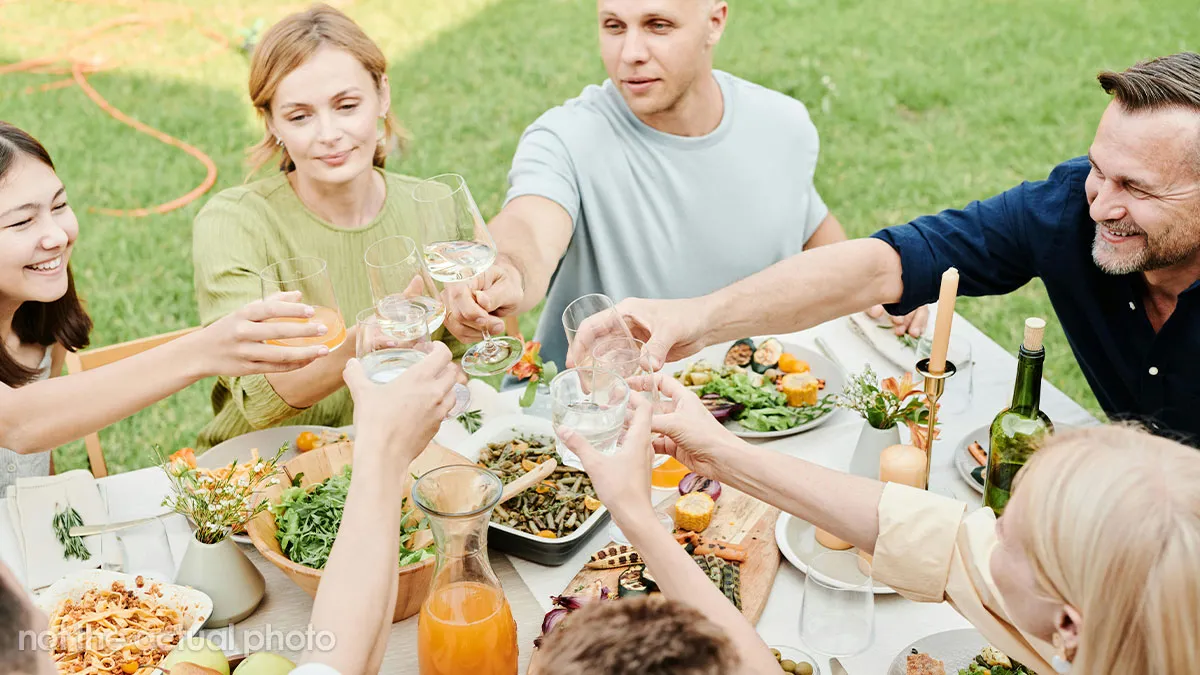 “I Don’t Want Her To Come”: MIL Excludes DIL From Fam’s Watch Party, Son Loses It