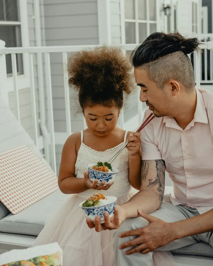 “I'm No Contact With My Parents”: 30 Parents’ Mistakes Millennials Swear Not To Repeat
