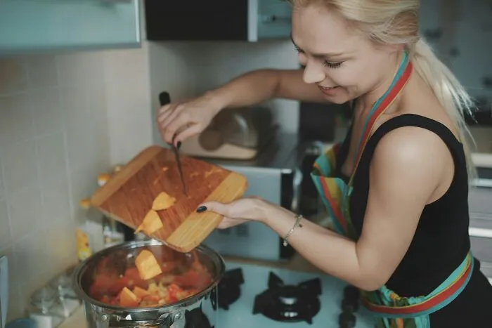 30 Adult Problems That Hit People Like A Ton Of Bricks