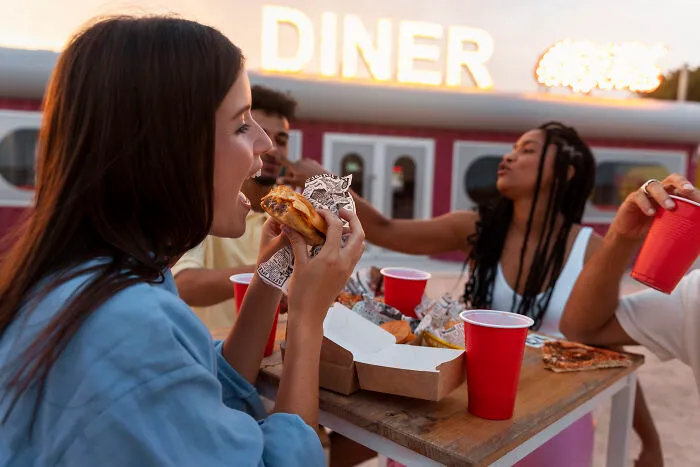 Netizens Are Sharing 31 Stories On What Exactly The Breaking Point Was For Them With Fast Food
