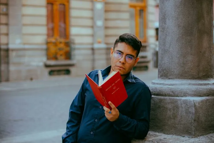 29 Traits And Things People Have Been Genetically Blessed And Cursed With 