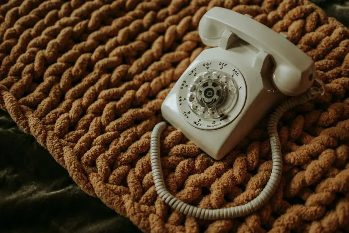 «Este 'teléfono' tiene demasiados defectos como para considerarlo seriamente un medio de comunicación. El aparato carece intrínsecamente de valor para nosotros». - Nota de Western Union, 1878 (o 1876).