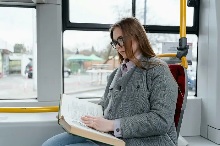 "We Weren't Raised Like This": 35 Social Rules That People Need to Remember