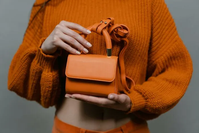 30 Recent And Popular Fashion Trends That People Just Can't Tolerate Seeing