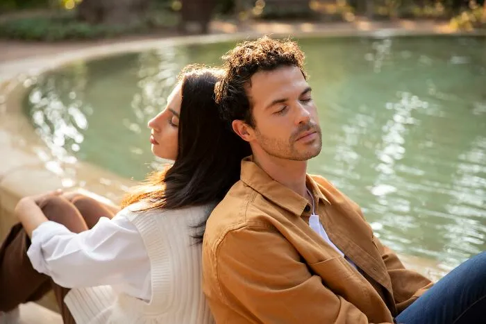 “A Few Times Per Day”: 30 Surprising Answers To How Often People Regret Marrying Their Partner