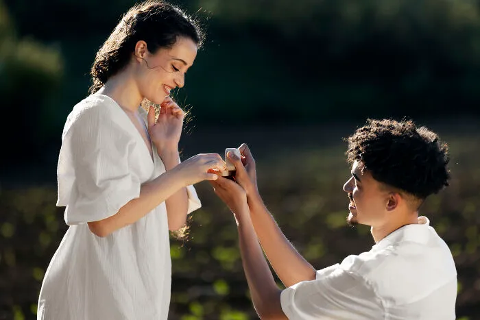 “A Few Times Per Day”: 30 Surprising Answers To How Often People Regret Marrying Their Partner