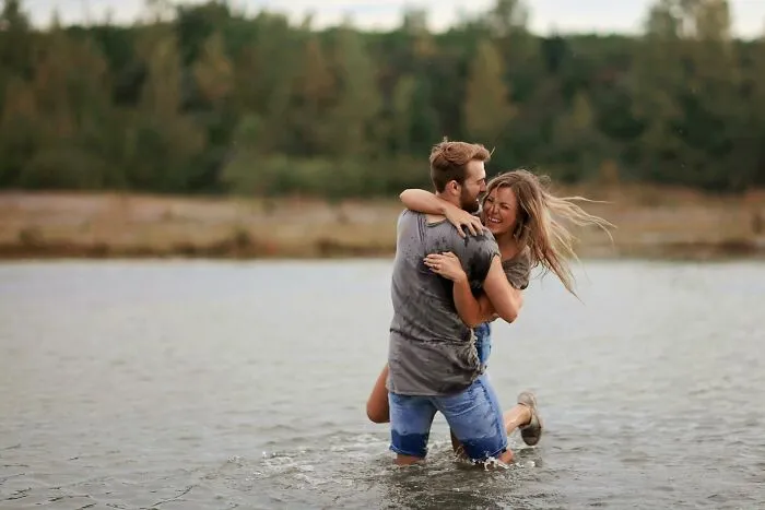 “A Few Times Per Day”: 30 Surprising Answers To How Often People Regret Marrying Their Partner
