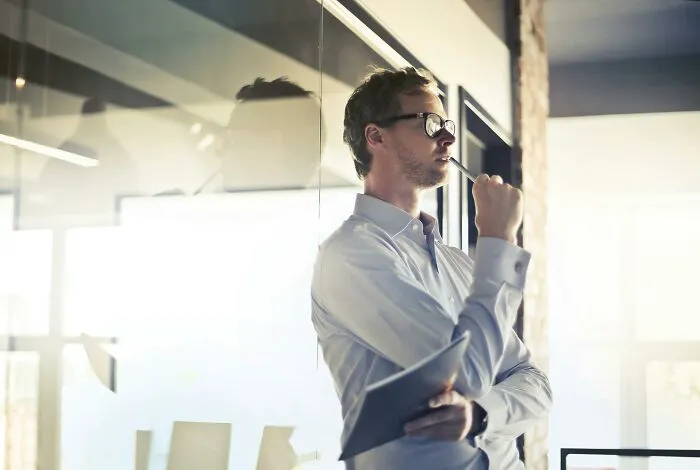 27 Cringe-Worthy Habits Of The Rich That Drive Everyday Folks Crazy