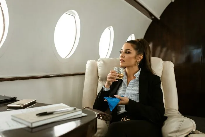 27 Cringe-Worthy Habits Of The Rich That Drive Everyday Folks Crazy