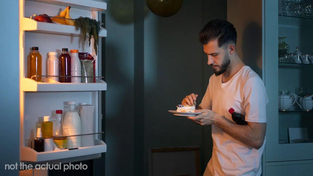 Guy Tricks Picky, Food Thieving Roomie Causing Him To Barf By Planting Mozzarella "Laced" Hot Dog