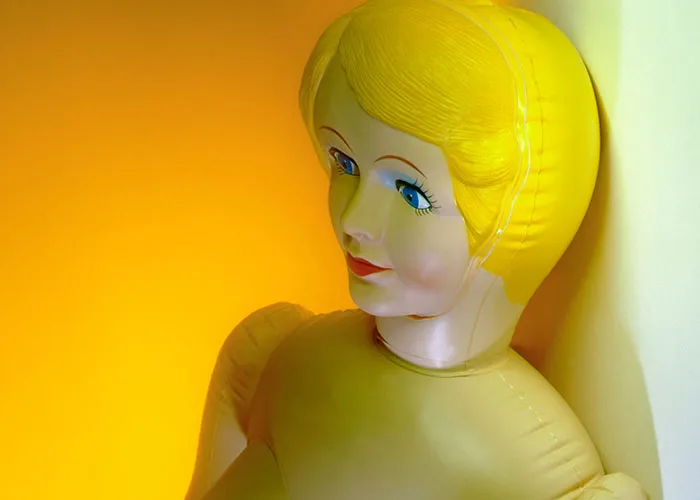 43 Times Housekeepers Were Taken Aback By Things Left In Rooms: “Forgot His Inflatable Girlfriend”